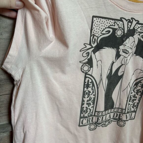 Cruella de Vil Disney Villains T-shirt Pale Pink & Gray Velvet Accent Women's 2X - Picture 4 of 6